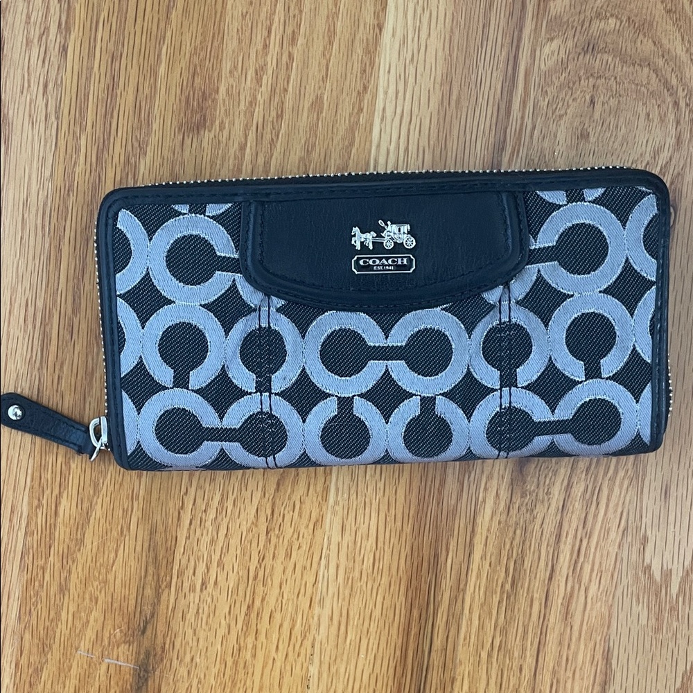 Coach Black and Silver Patterned Wallet